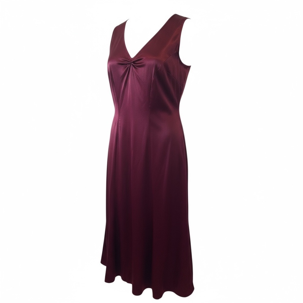 Elegant Burgundy Sleeveless Evening Dress - Picture 2 of 8